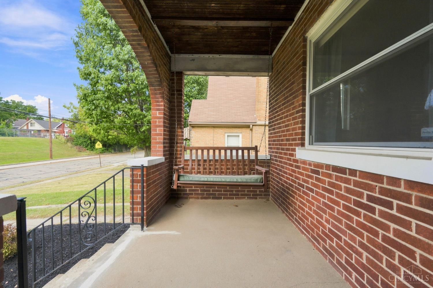 4056 Mcfarran Avenue, Cheviot, OH, 45211 — photo 2