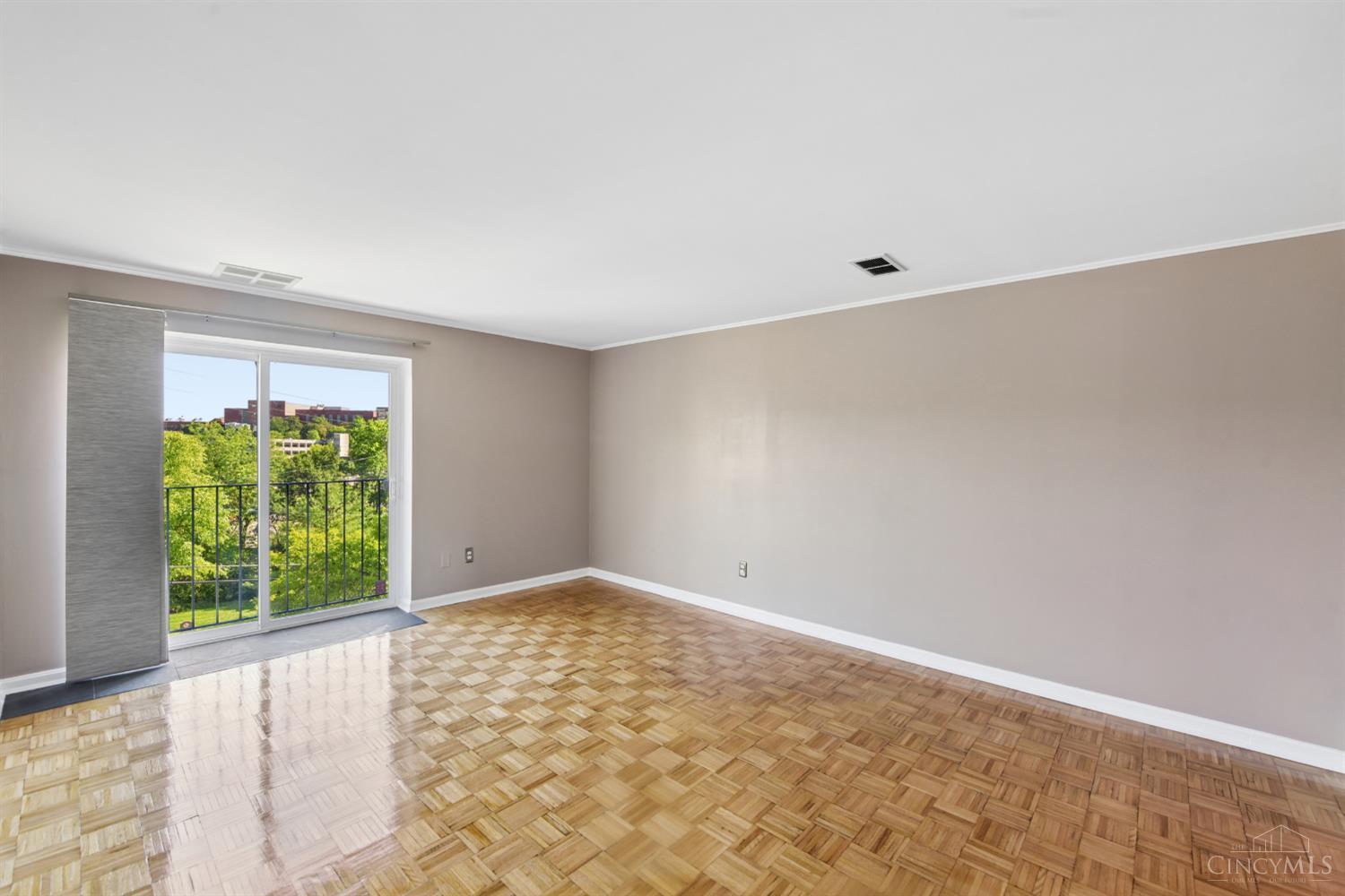 880 Rue De La Paix #A5, Cincinnati, OH, 45220 — photo 22