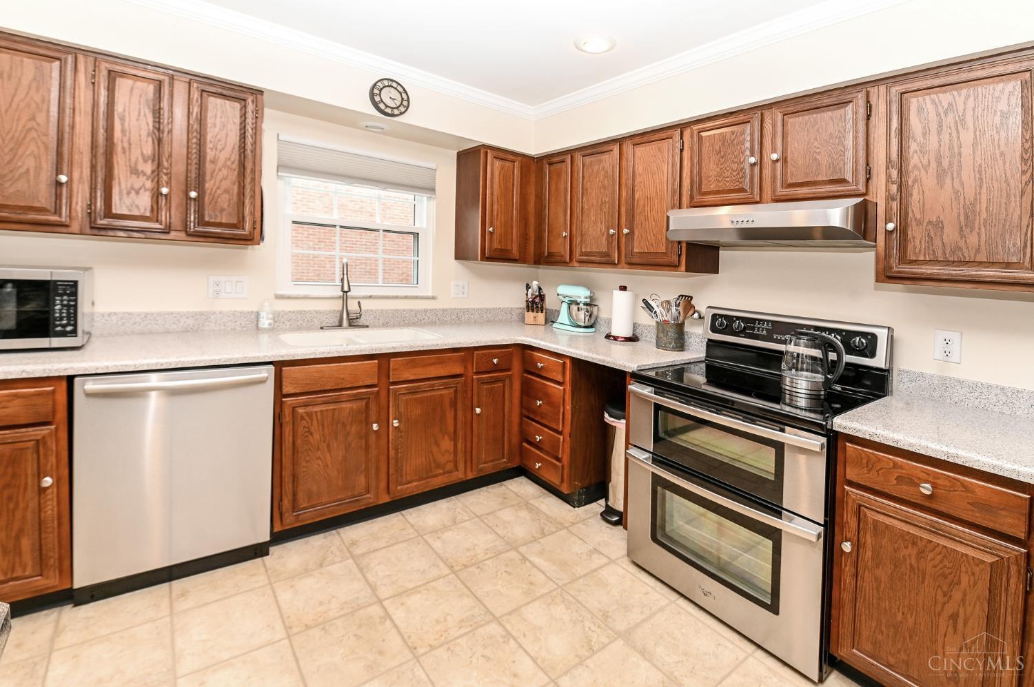 3421 Traskwood Circle #C, Cincinnati, OH, 45208 — photo 18