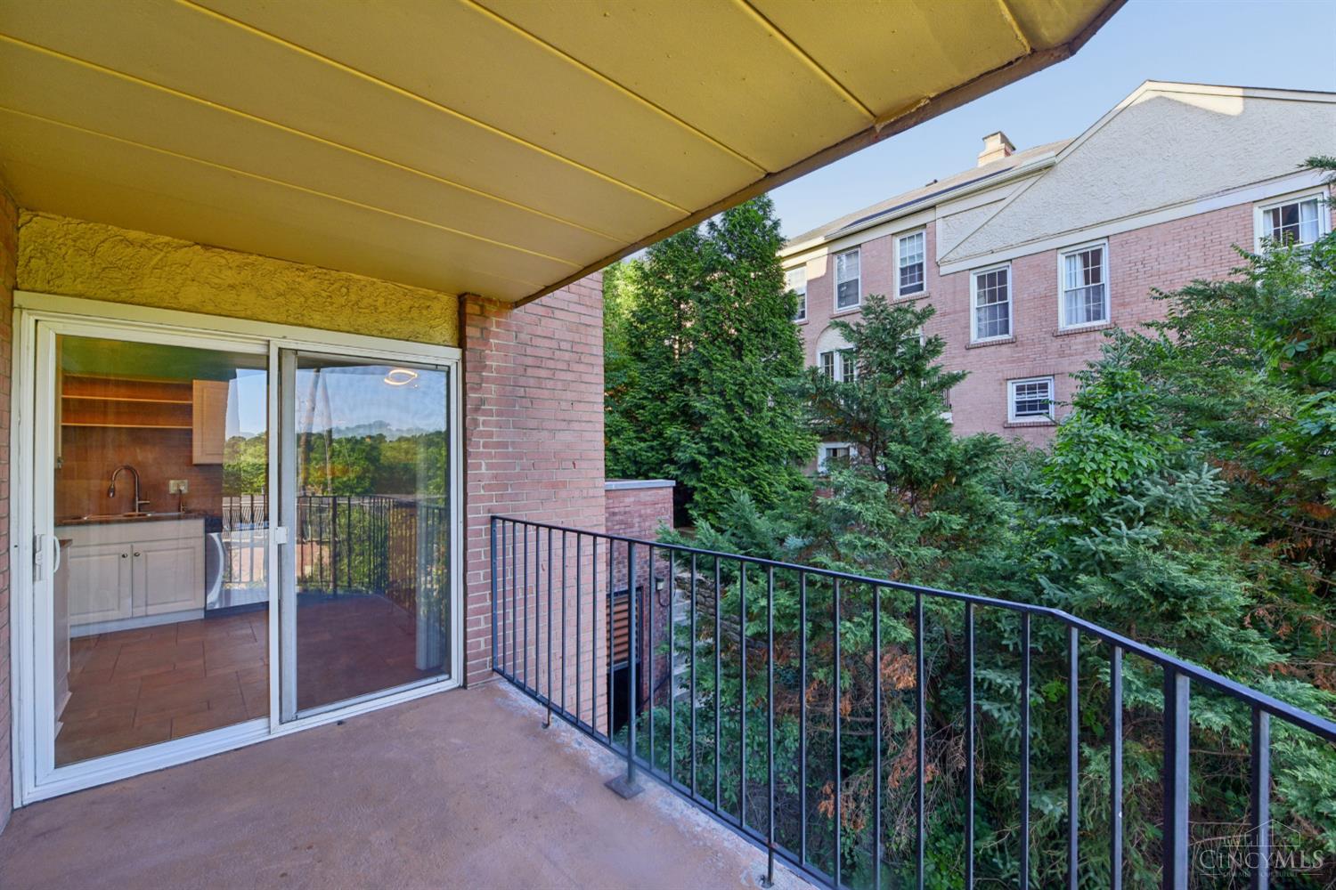 880 Rue De La Paix #A5, Cincinnati, OH, 45220 — photo 21