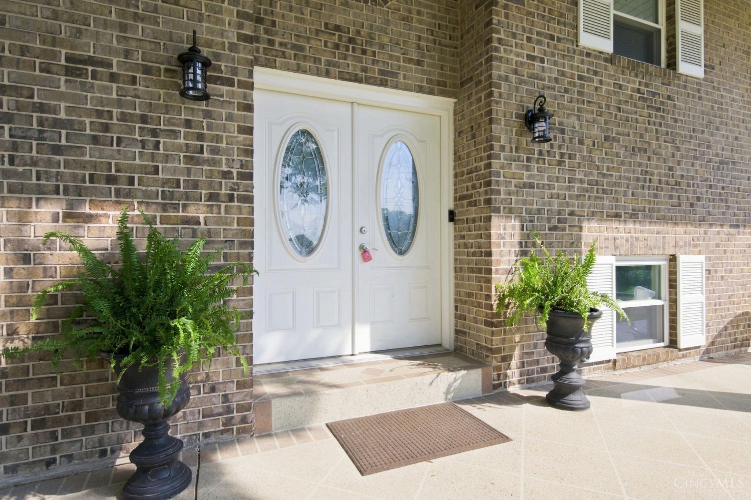 Photo 3 of Single family home for sale at 404 Holland Dr, Trenton, OH 45067 | MLS# 1891883 | Listing updated on 2026-09-14