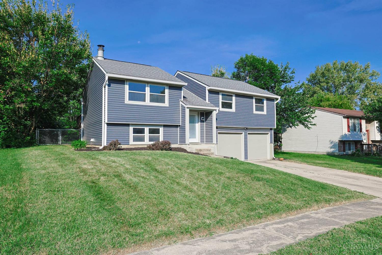 Photo 2 of Single family home for sale at 5569 Venus Ln, Fairfield, OH 45014 | MLS# 1891788 | Listing updated on 2026-09-01