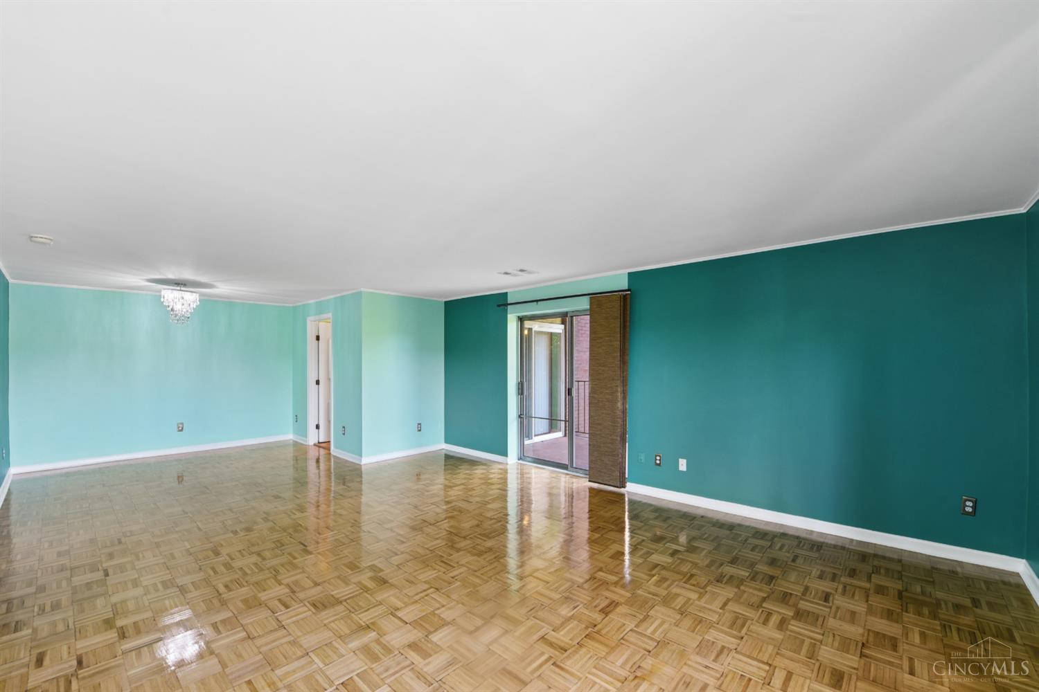 880 Rue De La Paix #A5, Cincinnati, OH, 45220 — photo 12