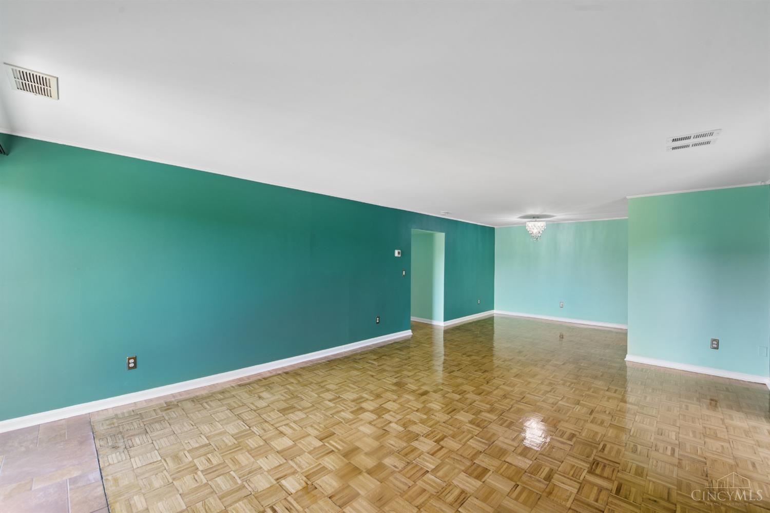 880 Rue De La Paix #A5, Cincinnati, OH, 45220 — photo 11