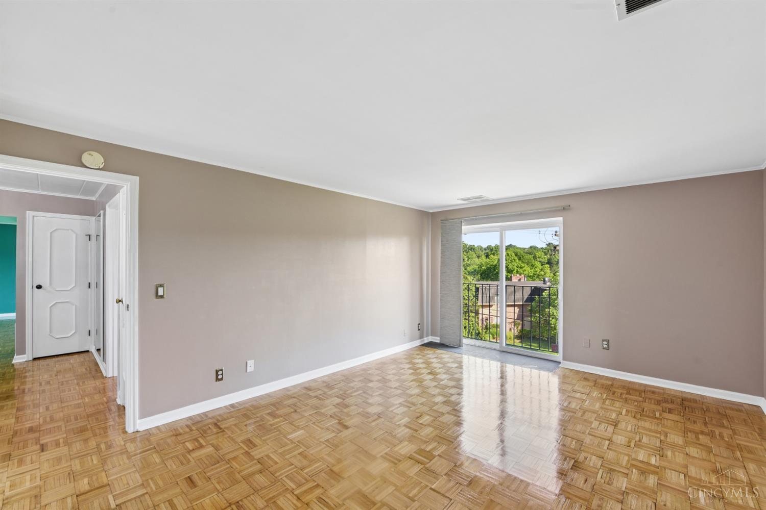880 Rue De La Paix #A5, Cincinnati, OH, 45220 — photo 25