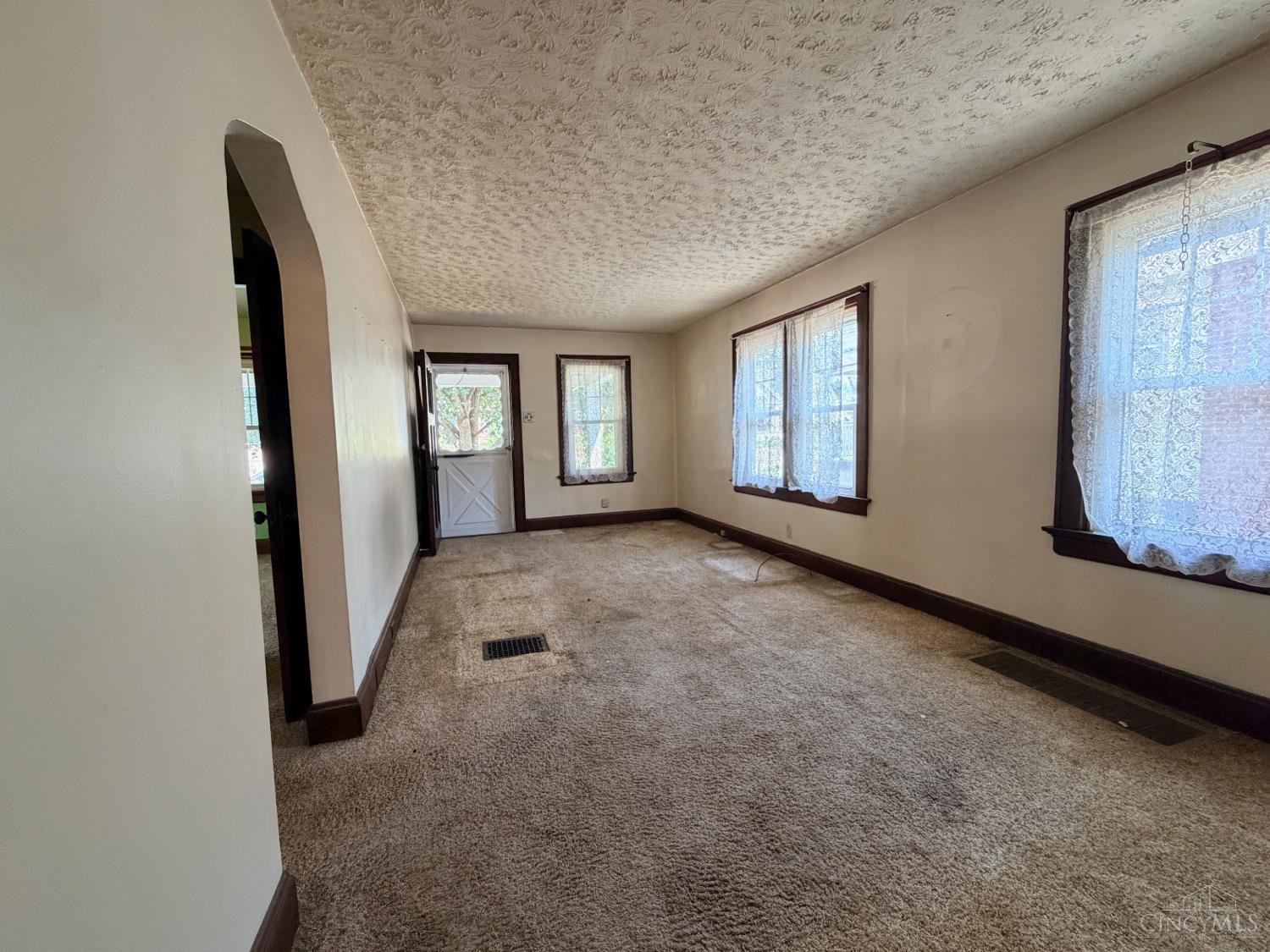 Sale Pending at 3815 Carlton Ave, Fairfax, OH 45227 | MLS# 1892406 | Listing updated on 2026-10-01