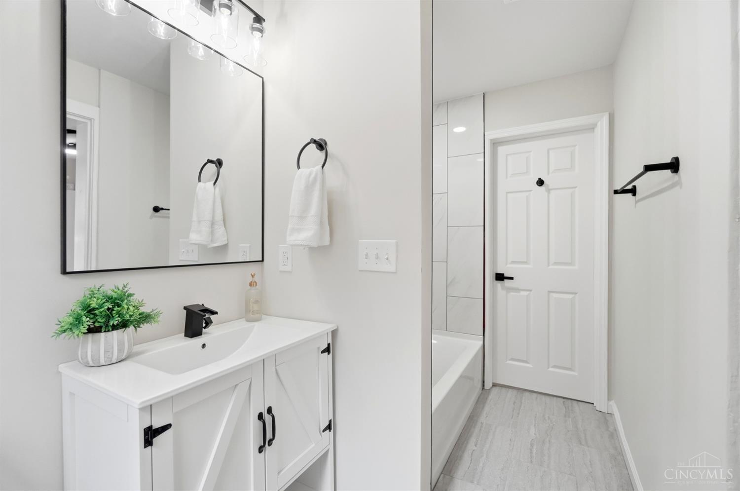 1707 Highland Avenue, Cincinnati, OH, 45202 — photo 14