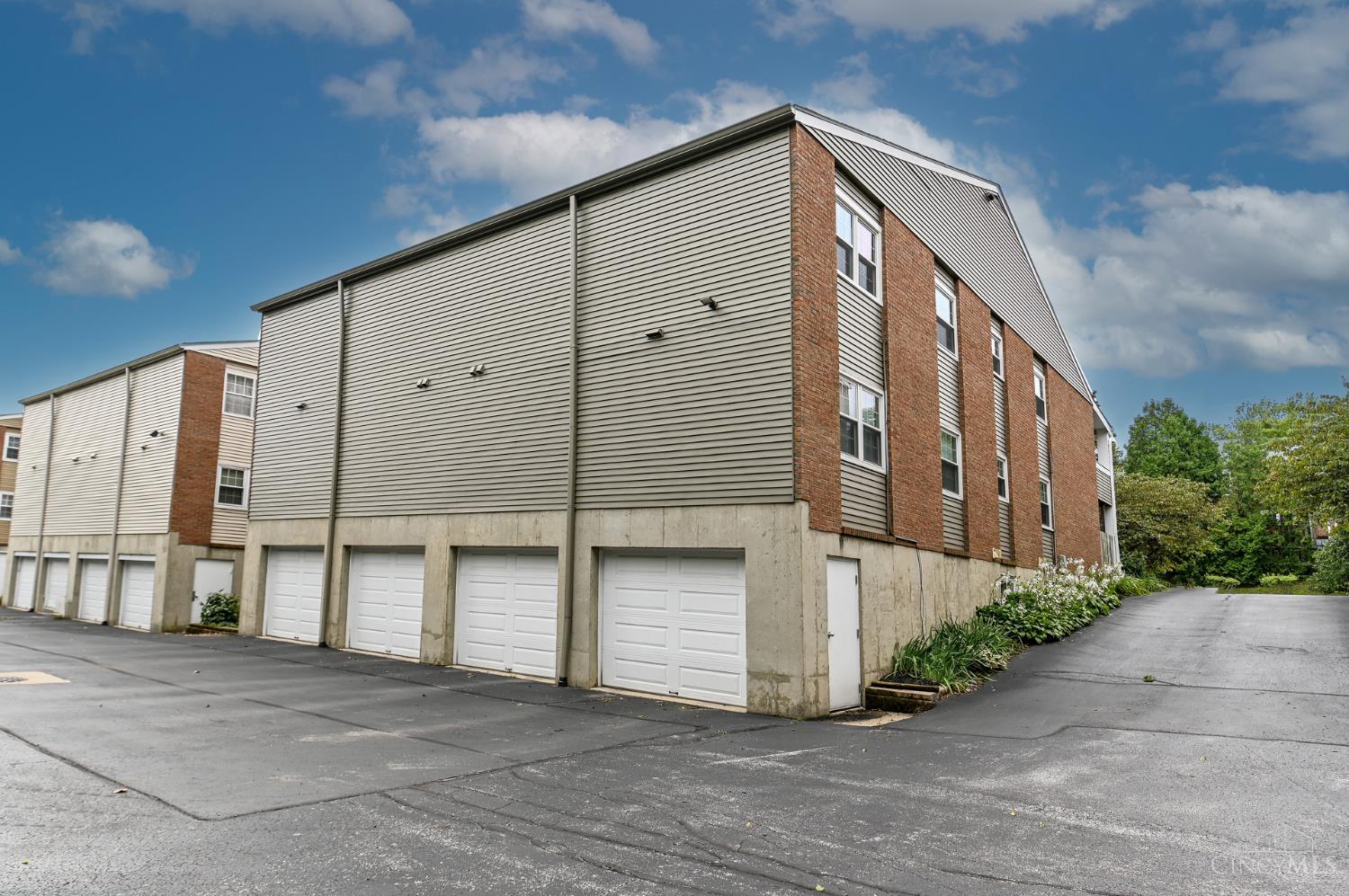 3421 Traskwood Circle #C, Cincinnati, OH, 45208 — photo 33