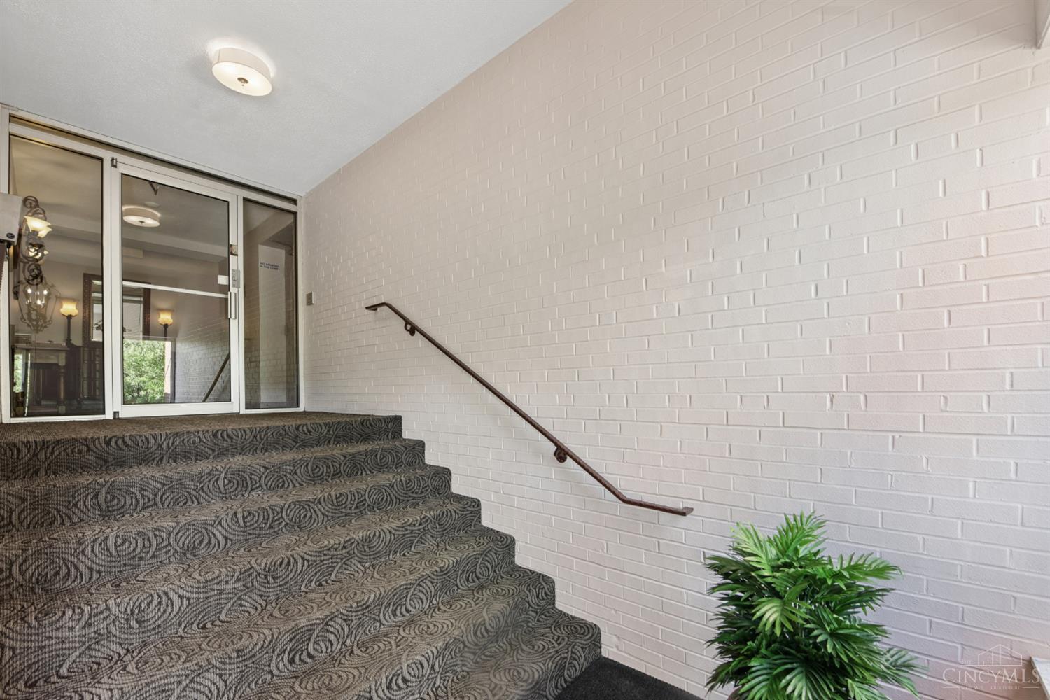 880 Rue De La Paix #A5, Cincinnati, OH, 45220 — photo 43