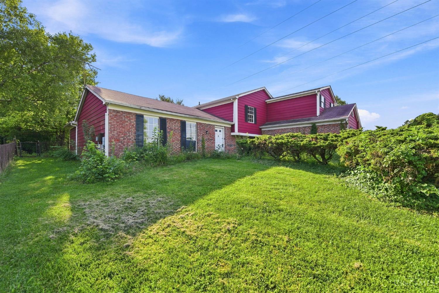 Photo 2 of Sale Pending at 6200 Benzing Dr, Fairfield, OH 45014 | MLS# 1892515 | Listing updated on 2026-09-04