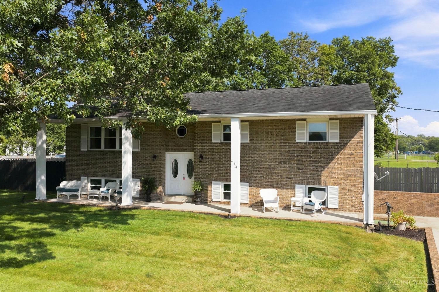 Photo 3 of Single family home for sale at 404 Holland Dr, Trenton, OH 45067 | MLS# 1891883 | Listing updated on 2026-09-14