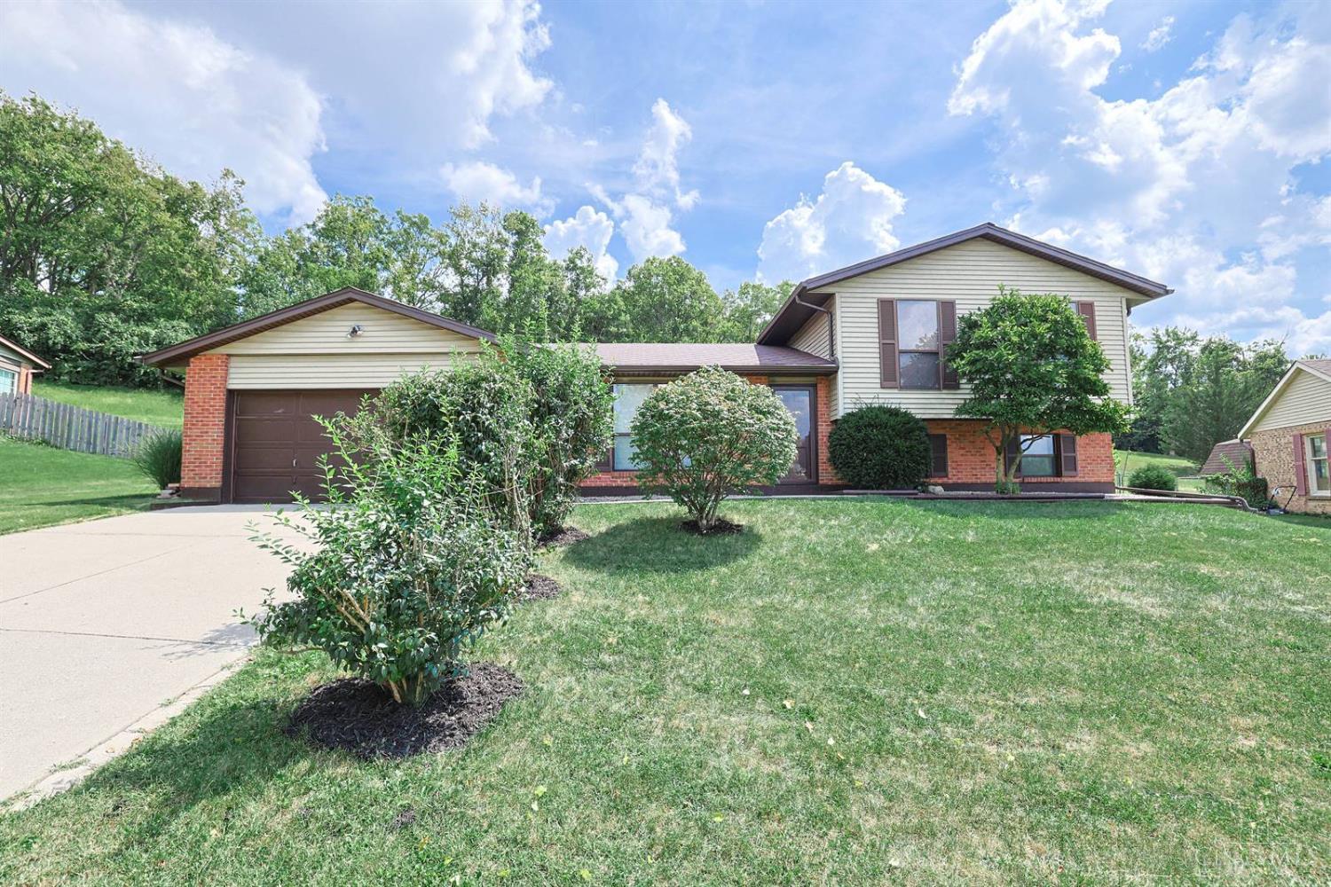 Photo 1 of Single family home for sale at 5587 Boehm Dr, Fairfield, OH 45014 | MLS# 1892510 | Listing updated on 2026-09-05