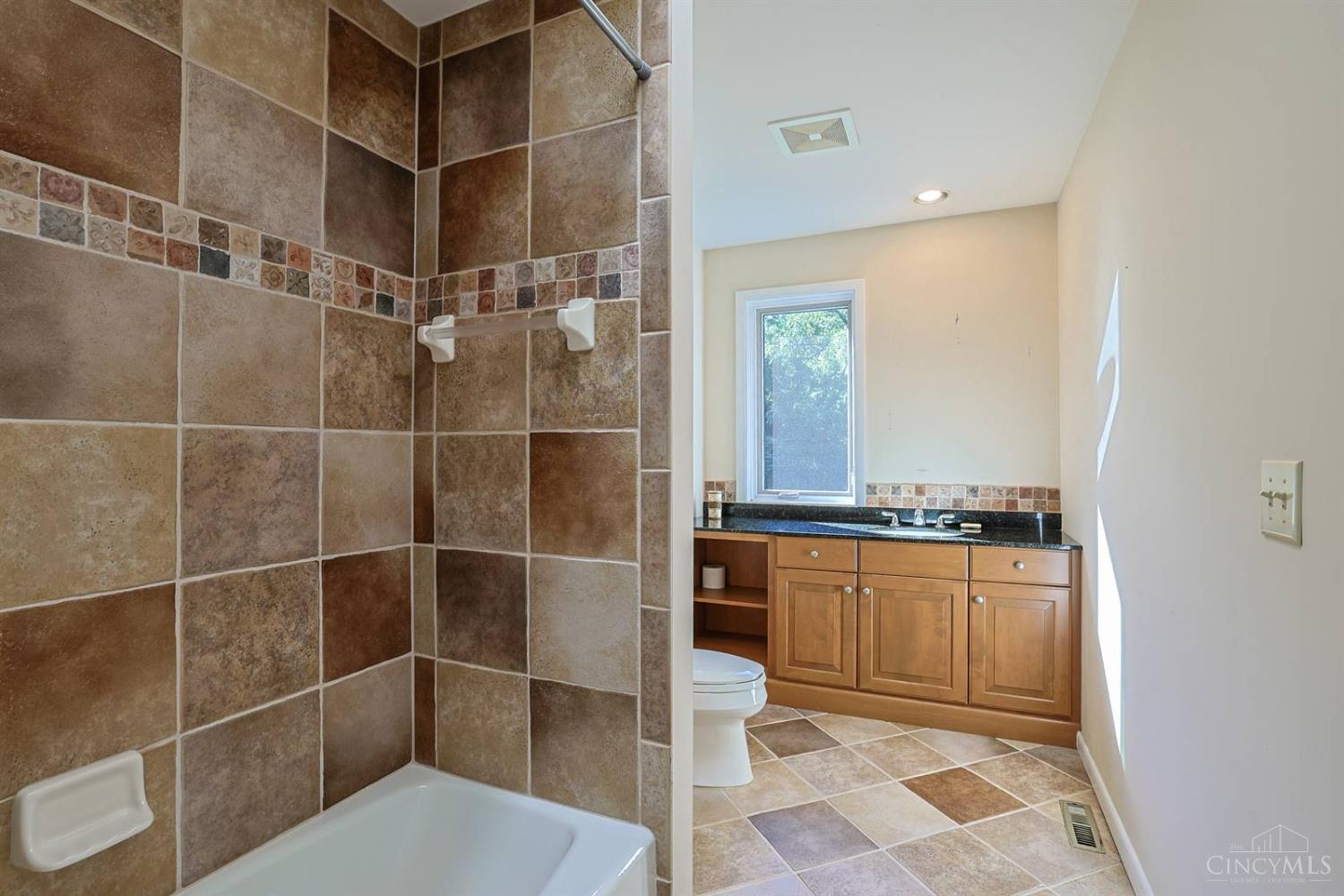 4805 Drake Road, Indian Hill, OH, 45243 — photo 59
