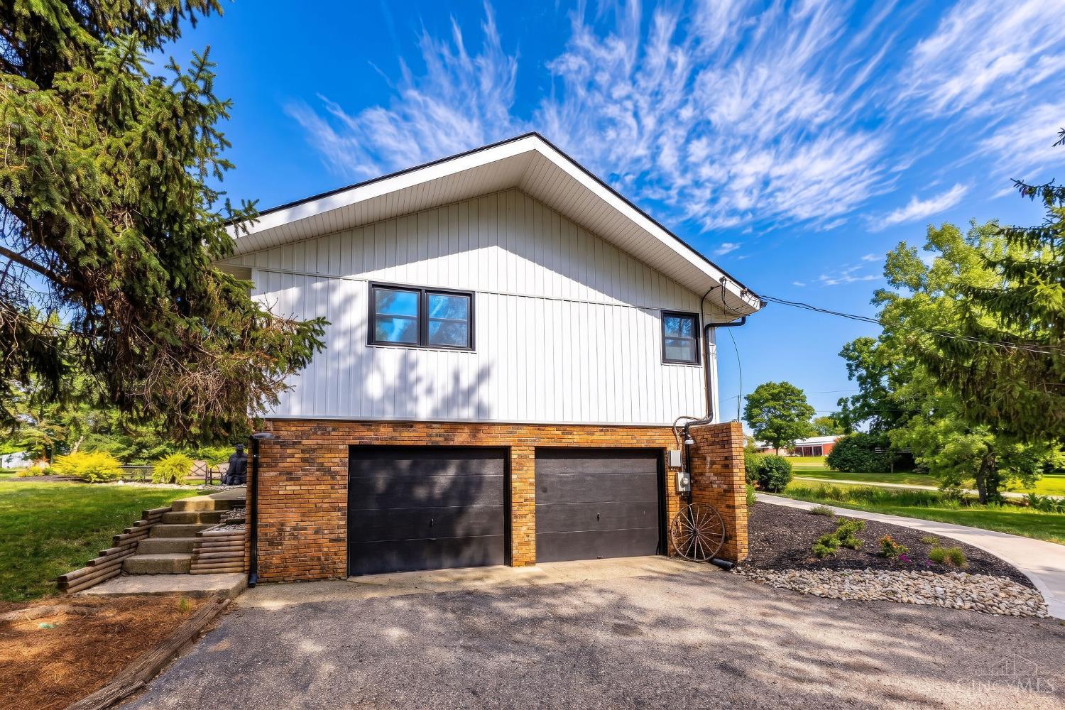 1394 Kirby Road, Turtle Creek Twp, OH, 45036 — photo 4