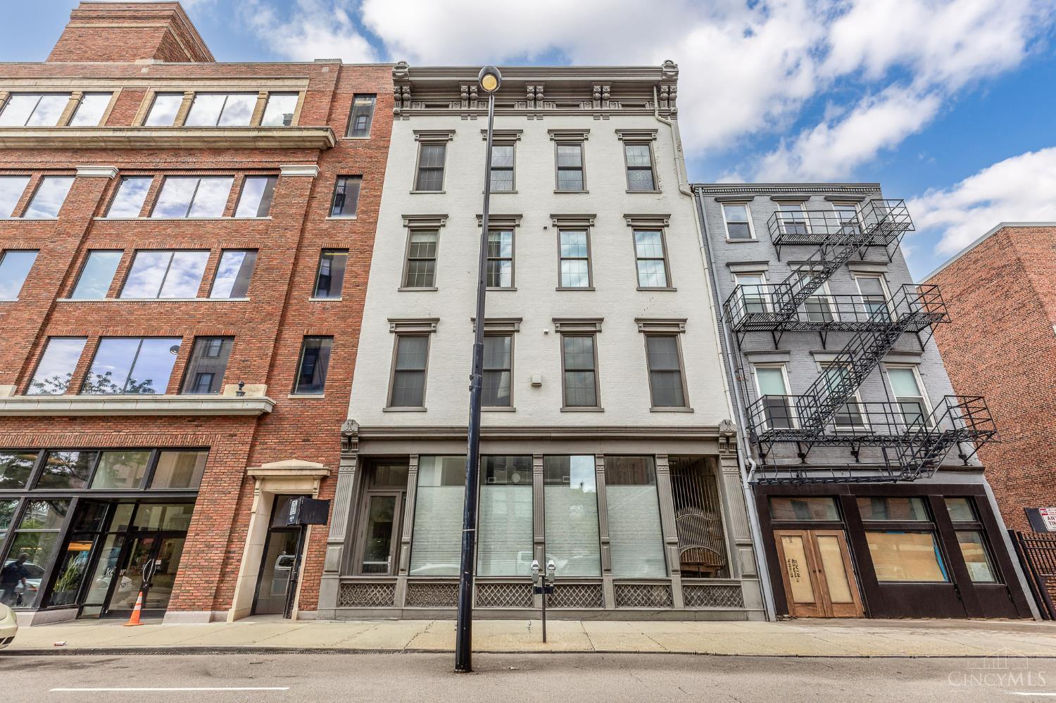 813 Broadway Street