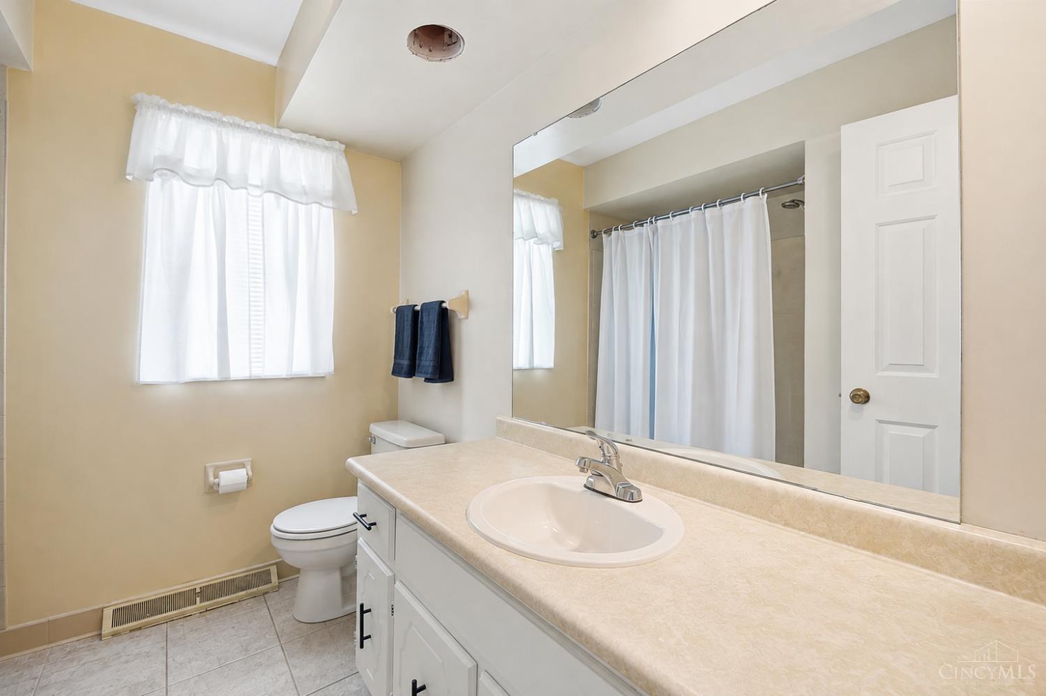 7941 Hunters Ridge Drive, West Chester, OH, 45069 — photo 7