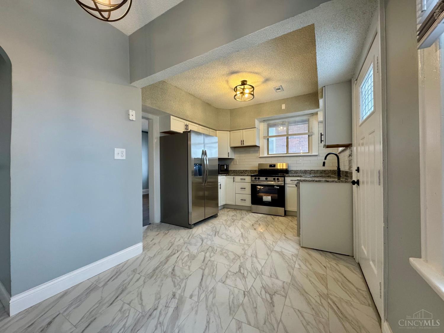 2942 Woodrow Avenue, Cincinnati, OH, 45211 — photo 14