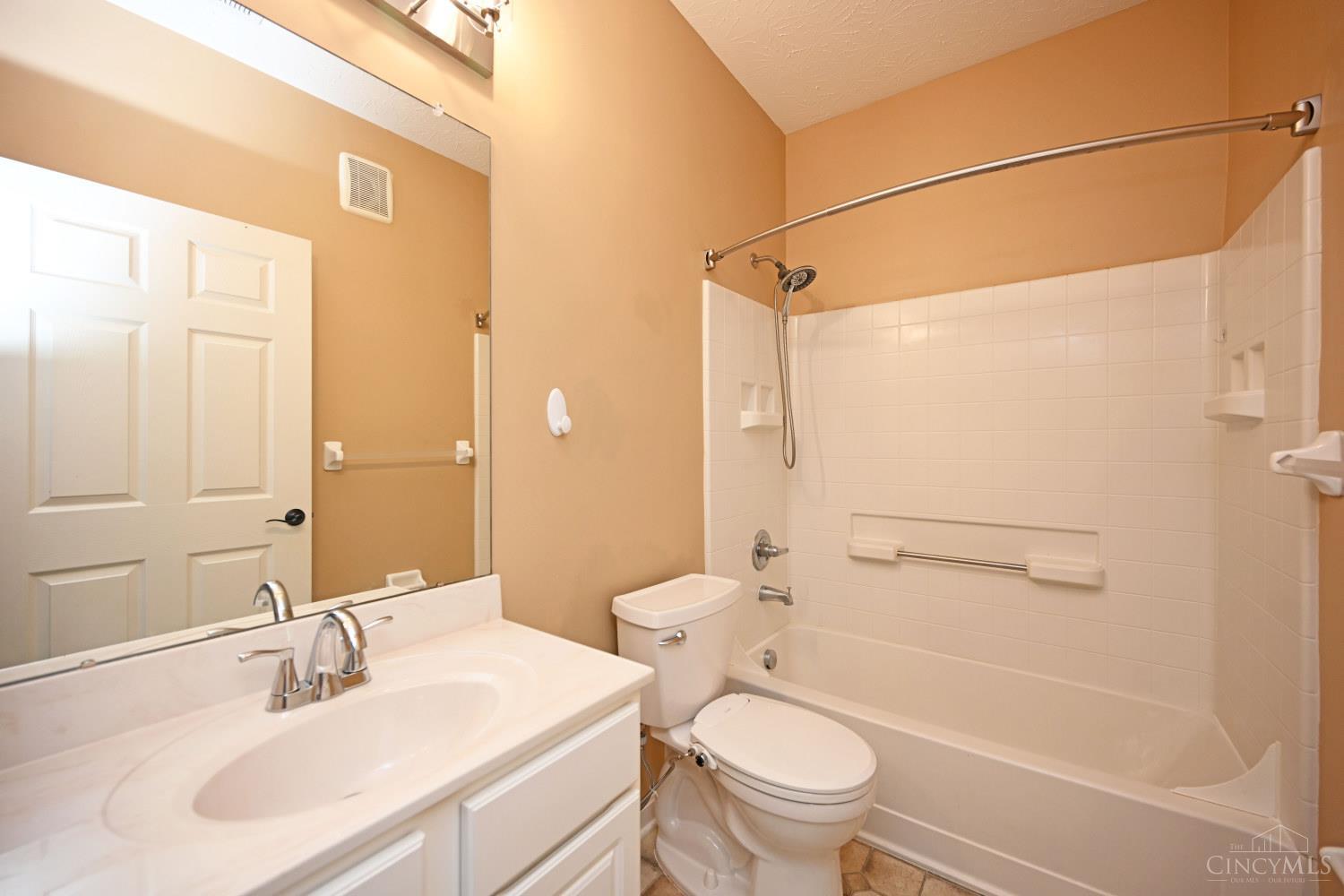 5425 Michelles Oak Court #C, Green Twp, OH, 45248 — photo 32