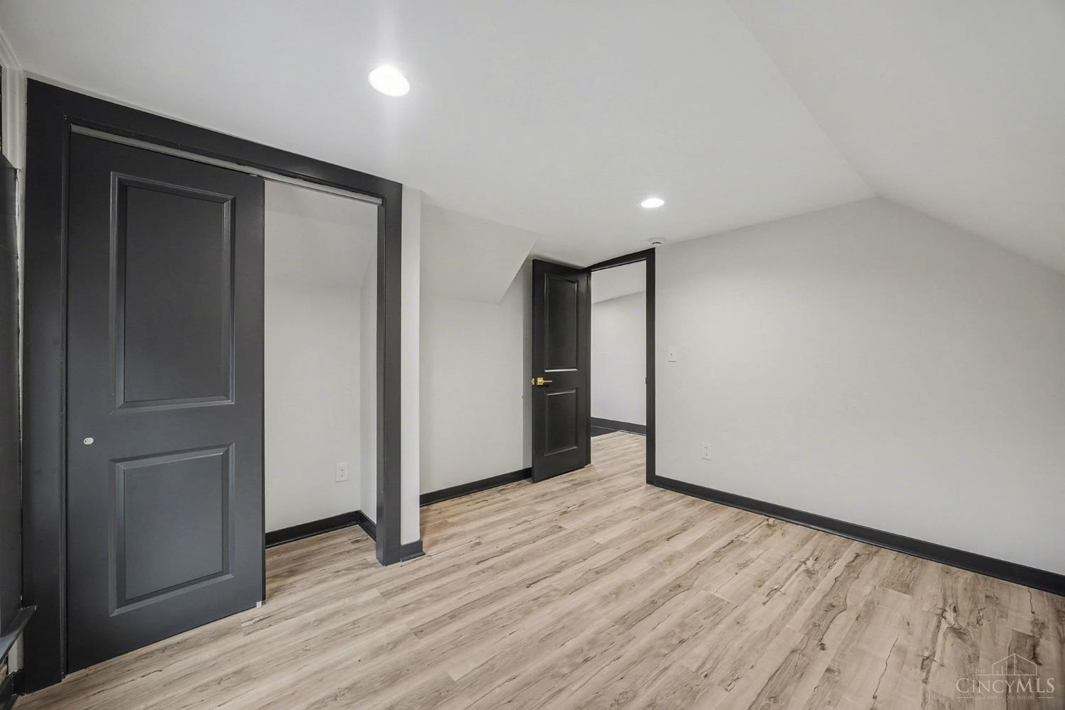 112 Valencia Street, Cincinnati, OH, 45219 — photo 20