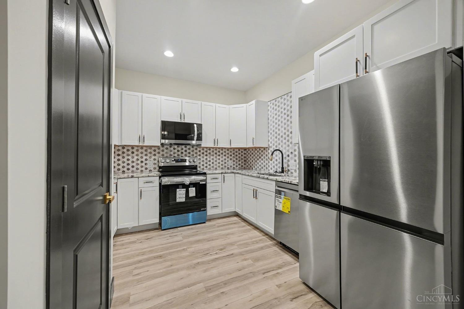 112 Valencia Street, Cincinnati, OH, 45219 — photo 7