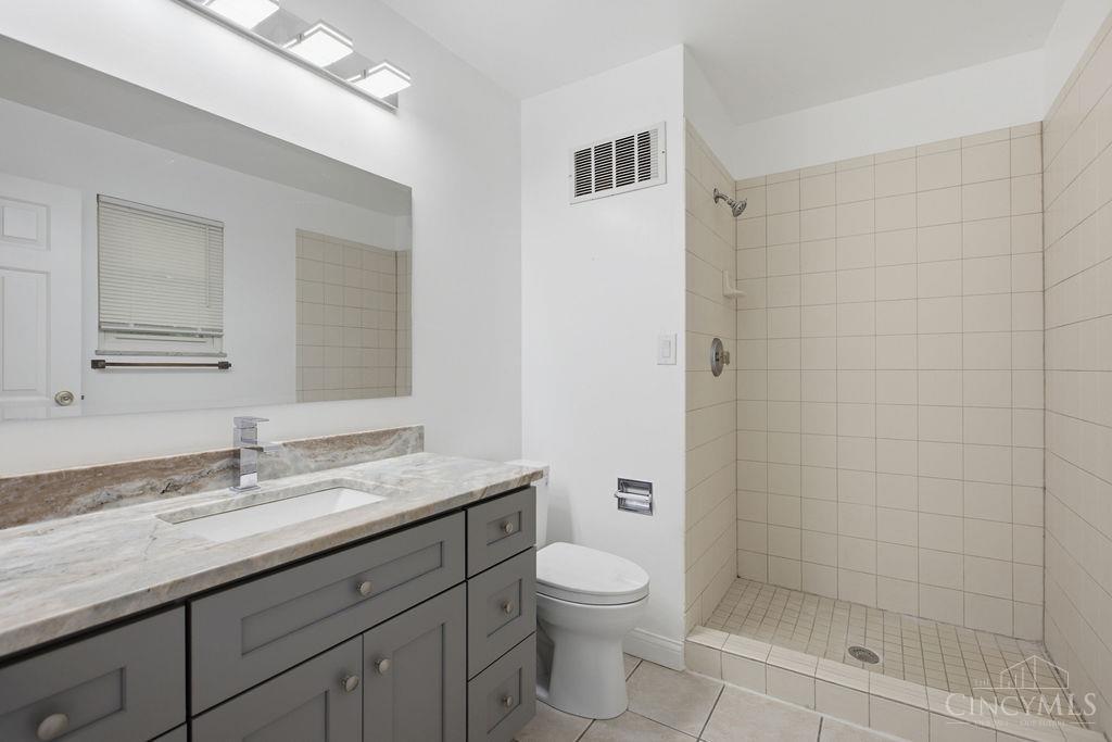 6404 Tylersville Road, West Chester, OH, 45069 — photo 16