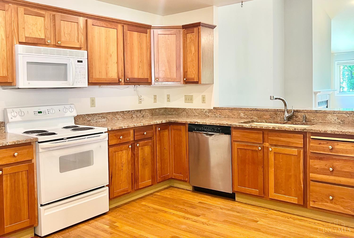 Photo 4 of Condo for sale at 122 Miami Lakes Dr, Milford, OH 45150 | MLS# 1891315 | Listing updated on 2026-10-01