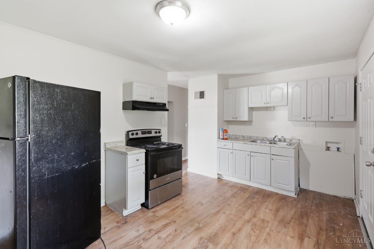 Photo 2 of Single family home for sale at 3283 Ainsworth Dr, Green Twp, OH 45251 | MLS# 1890219 | Listing updated on 2026-09-05