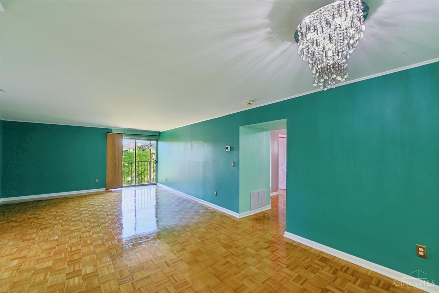 880 Rue De La Paix #A5, Cincinnati, OH, 45220 — photo 8