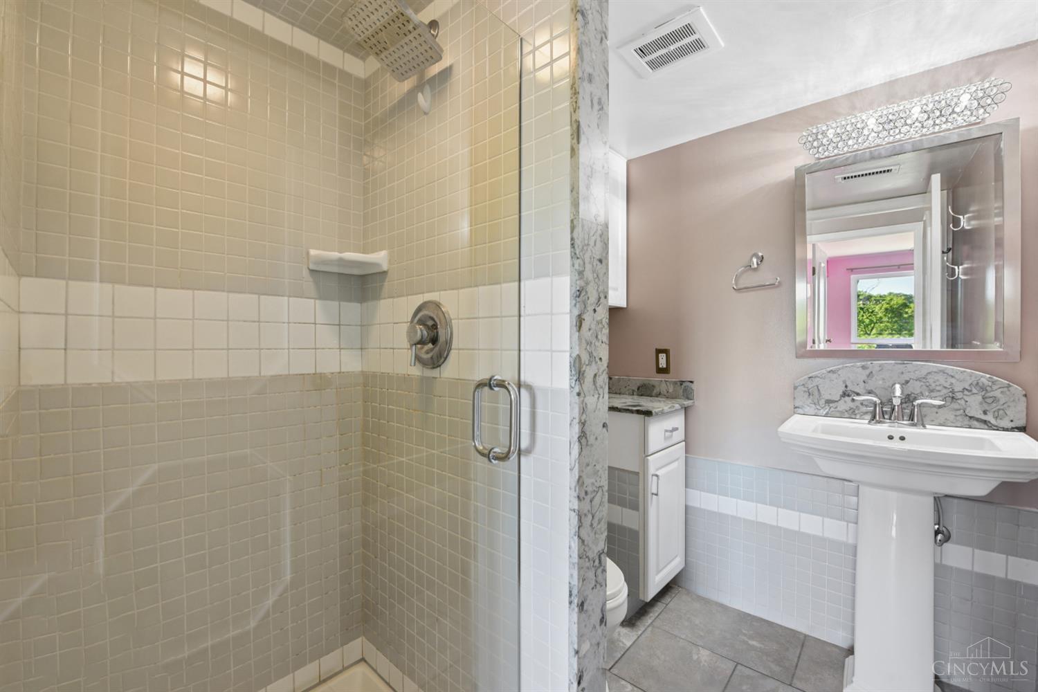 880 Rue De La Paix #A5, Cincinnati, OH, 45220 — photo 29