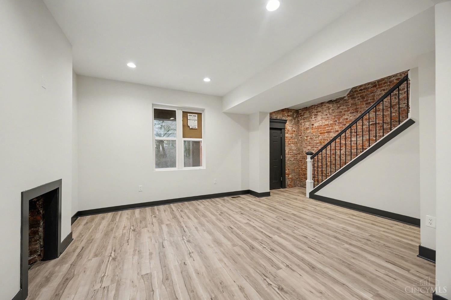 112 Valencia Street, Cincinnati, OH, 45219 — photo 4