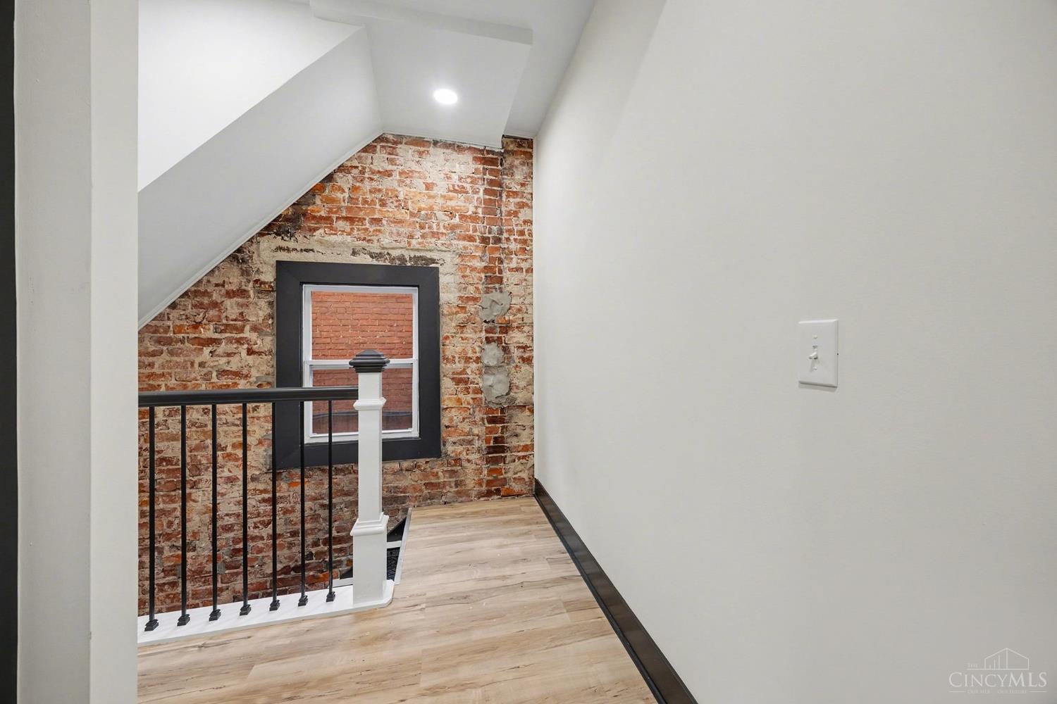 112 Valencia Street, Cincinnati, OH, 45219 — photo 11