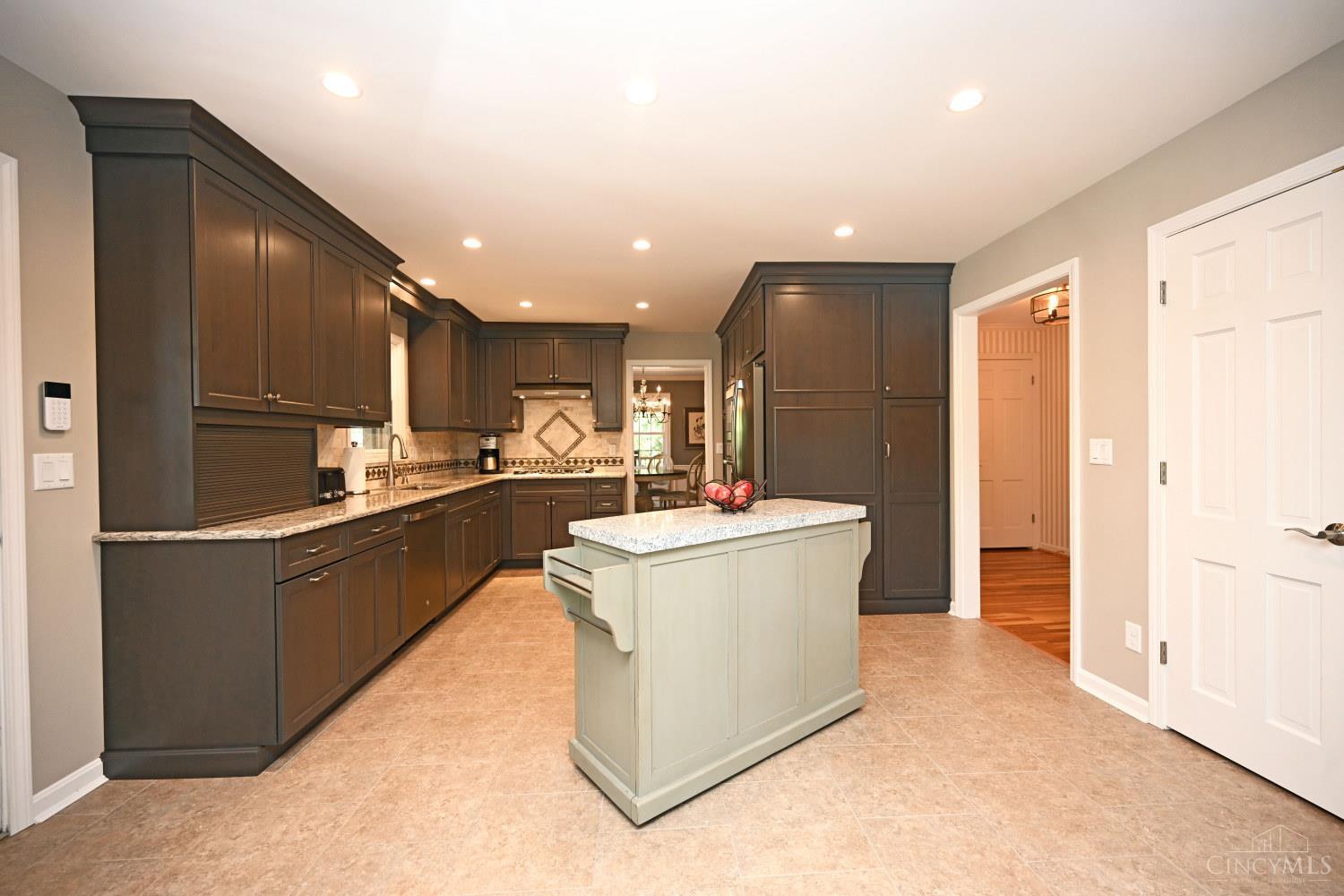 1345 Oak Knoll Drive, Cincinnati, OH, 45224 — photo 32