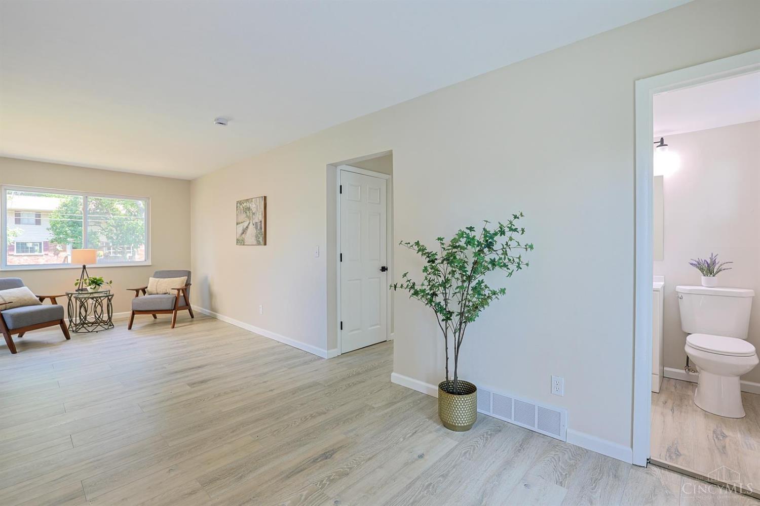 6029 Waldway Lane, Cincinnati, OH, 45224 — photo 13