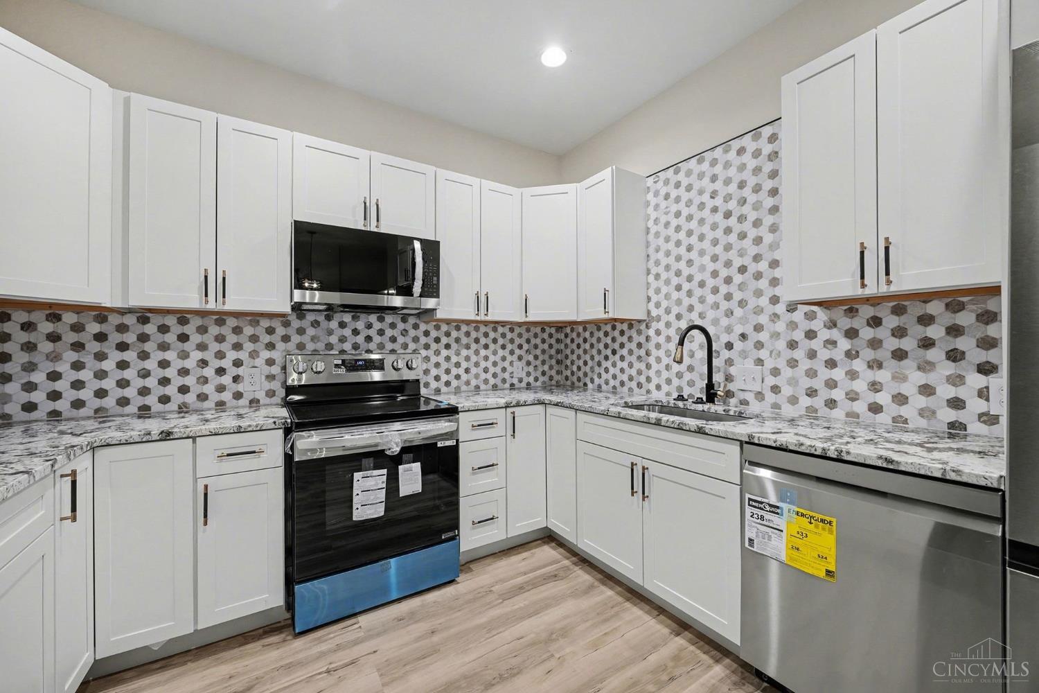 112 Valencia Street, Cincinnati, OH, 45219 — photo 9