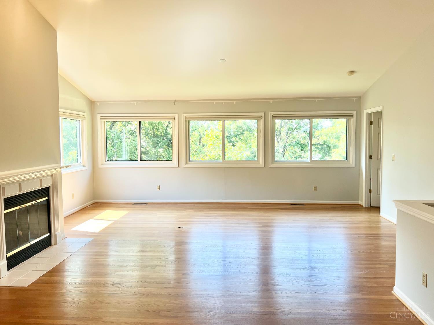 Photo 3 of Condo for sale at 122 Miami Lakes Dr, Milford, OH 45150 | MLS# 1891315 | Listing updated on 2026-10-01