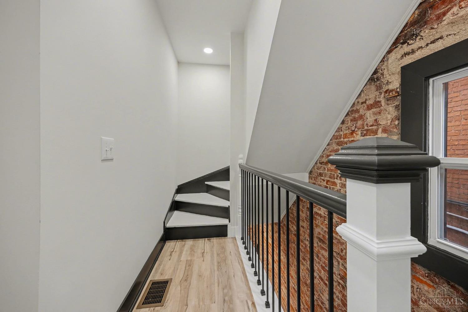 112 Valencia Street, Cincinnati, OH, 45219 — photo 18