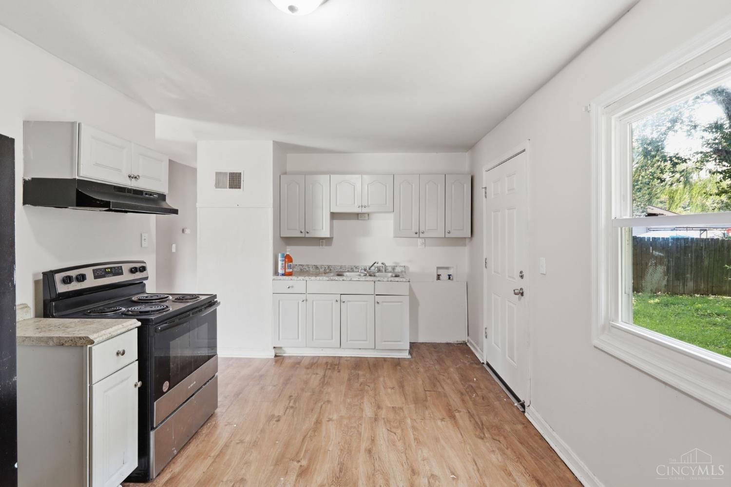 3283 Ainsworth Drive, Green Twp, OH, 45251 — photo 3