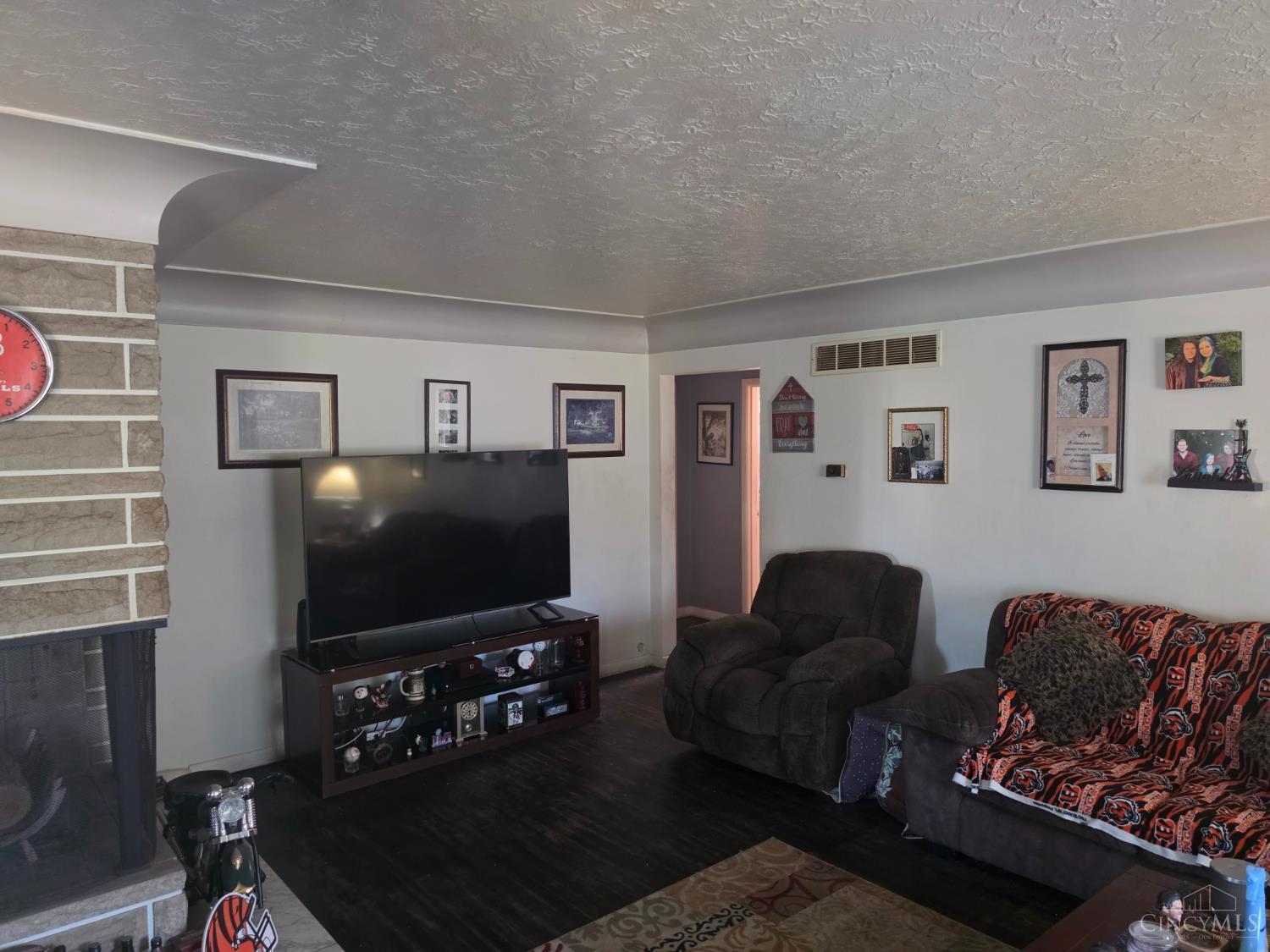 Photo 2 of Single family home for sale at 6230 Charity Dr, Green Twp, OH 45248 | MLS# 1891088 | Listing updated on 2026-09-03