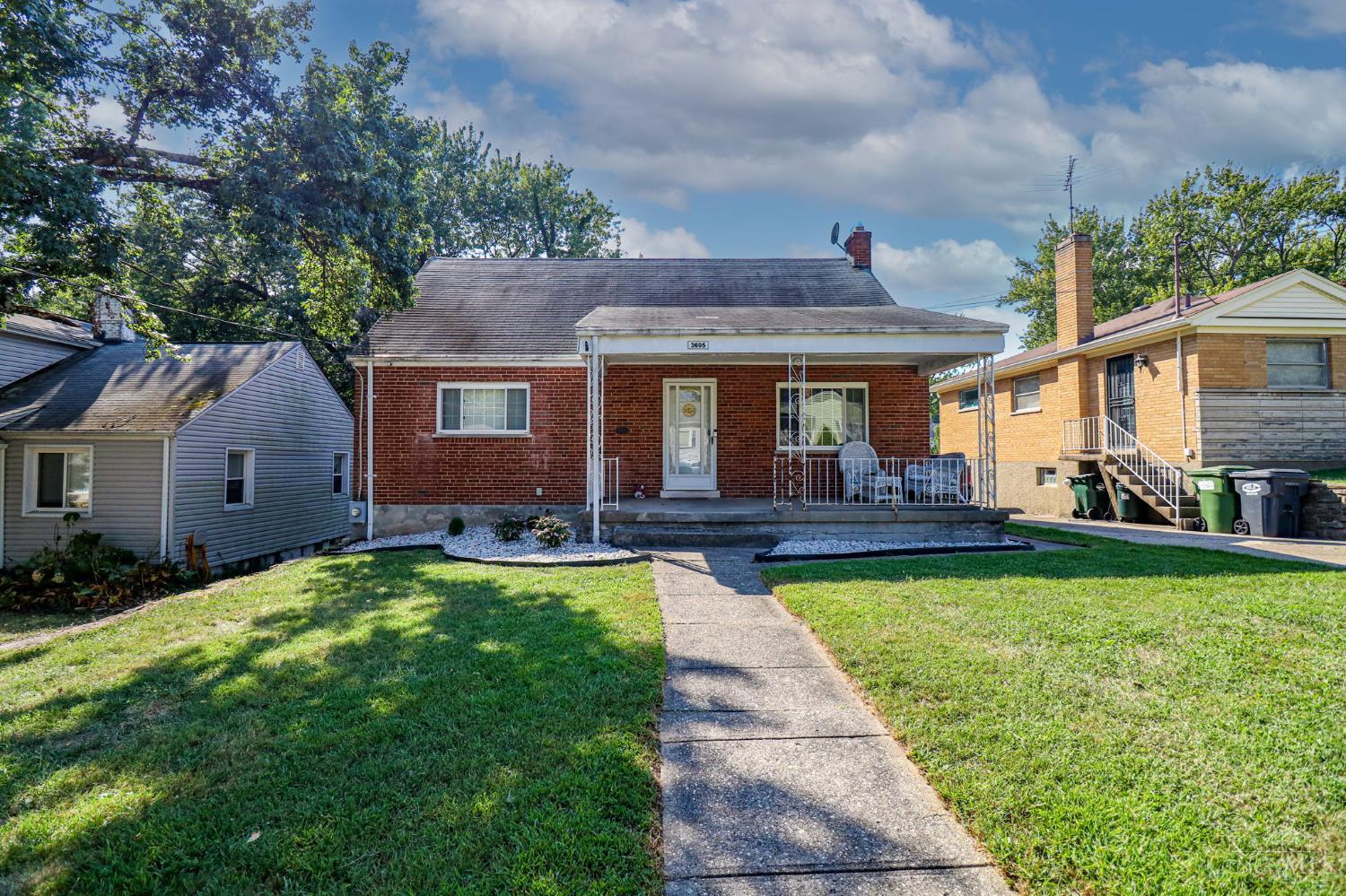 3695 Lakewood Drive