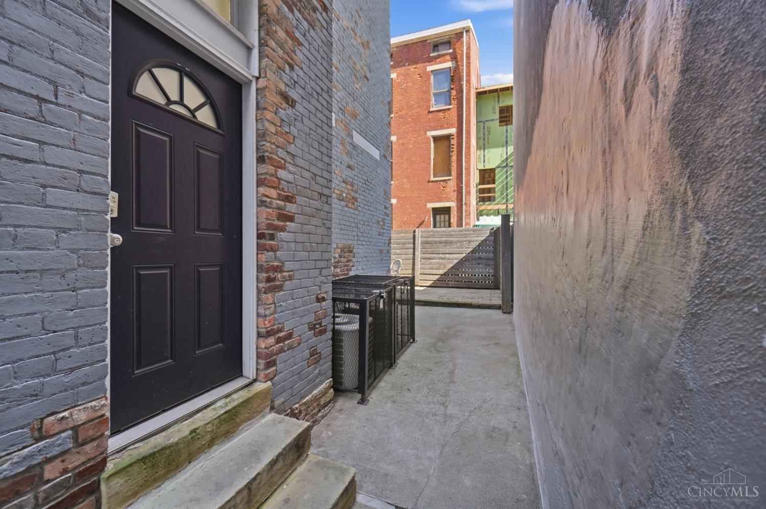 558 Milton Street, Cincinnati, OH, 45202 — photo 44