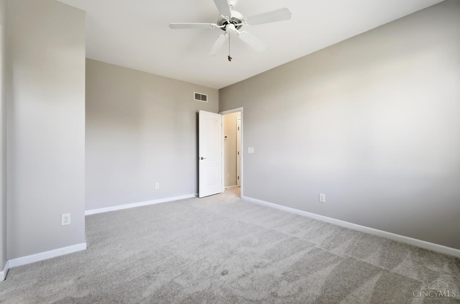 6005 Hidden Oaks Court, Hamilton Twp, OH, 45039 — photo 16