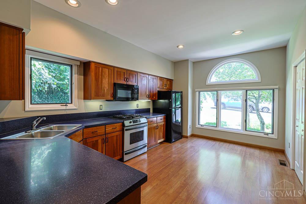 699 Totten Way, Cincinnati, OH, 45226 — photo 11