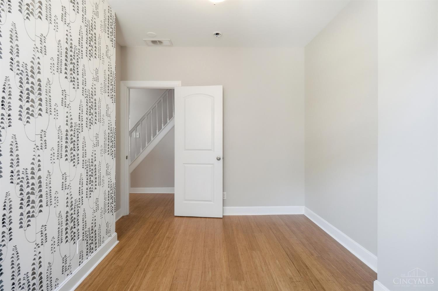 558 Milton Street, Cincinnati, OH, 45202 — photo 33