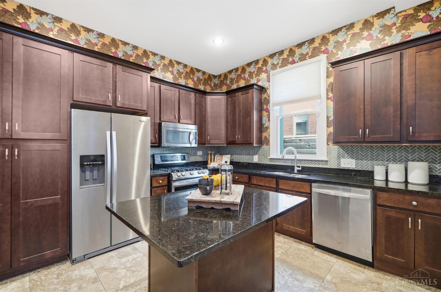 558 Milton Street, Cincinnati, OH, 45202 — photo 14