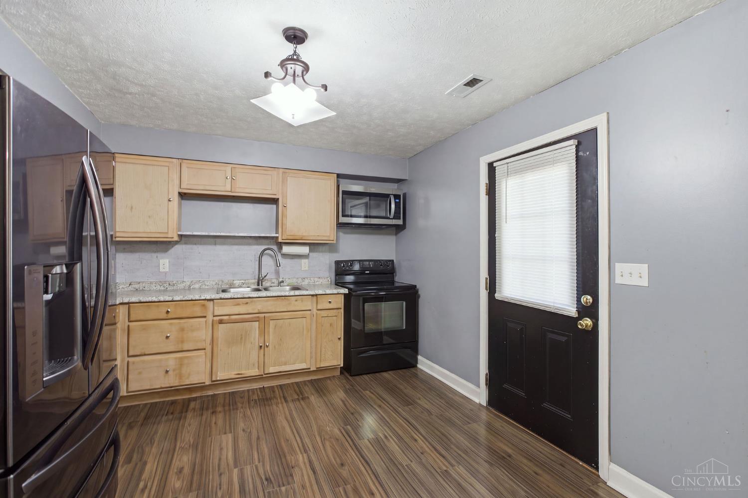 Photo 2 of Single family home for sale at 2025 Exeter Ave, Fairfield Twp, OH 45015 | MLS# 1892863 | Listing updated on 2026-09-04