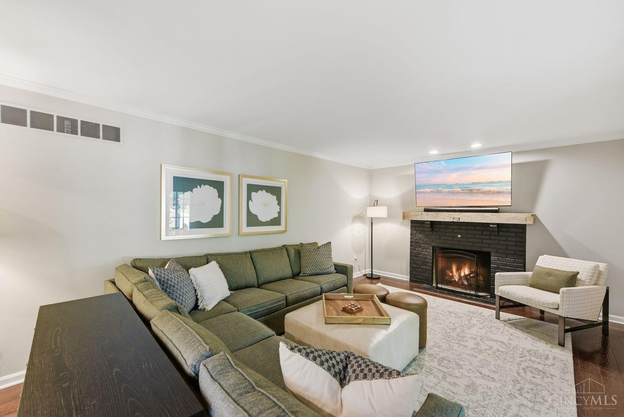 9985 Meadow Hills Drive, West Chester, OH, 45241 — photo 3