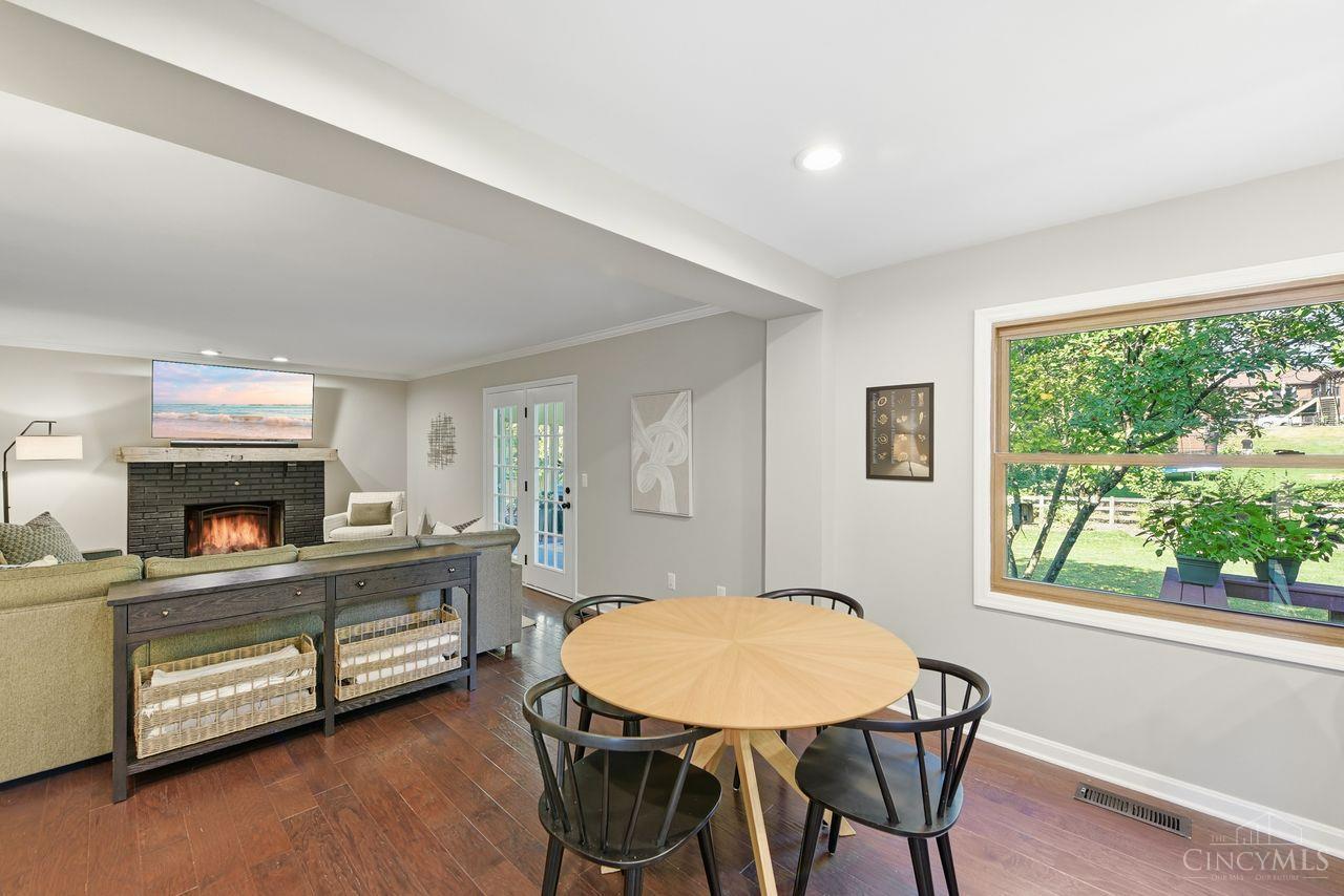 9985 Meadow Hills Drive, West Chester, OH, 45241 — photo 15