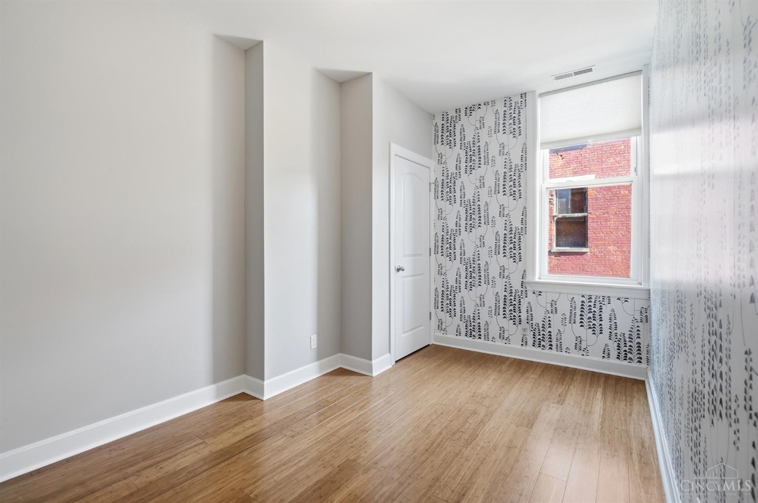 558 Milton Street, Cincinnati, OH, 45202 — photo 32