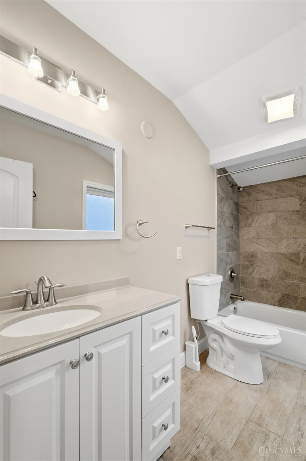 558 Milton Street, Cincinnati, OH, 45202 — photo 31