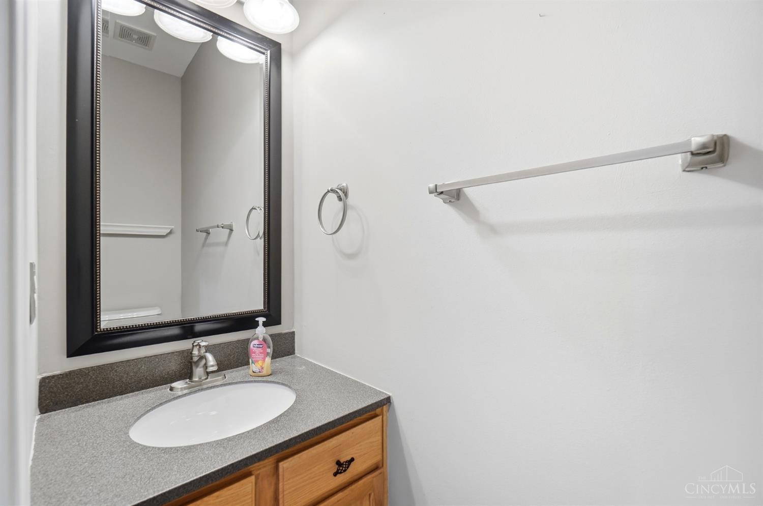 6005 Hidden Oaks Court, Hamilton Twp, OH, 45039 — photo 24